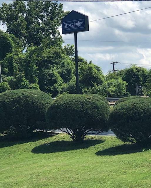 Travelodge By Wyndham Clarksville Exterior photo